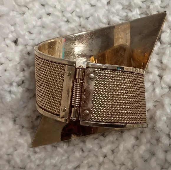 ❤️Vintage VARGAS XL Shooting Star Gold Rhinestone Clamper Bracelet Signed